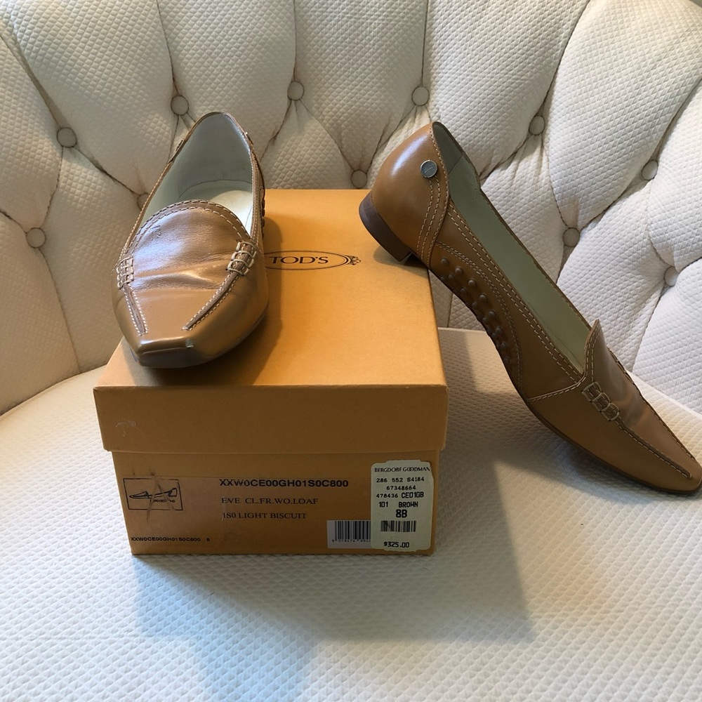 TOD’S Eve Penny Loafers Tan sz 8 w/Box